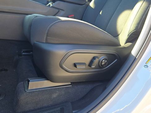 New 2025 Jeep Grand Cherokee Laredo X w/ Luxury Tech Group I AWD/4WD image 25