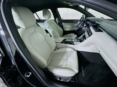 Used 2024 Genesis G70 2.5T image 31