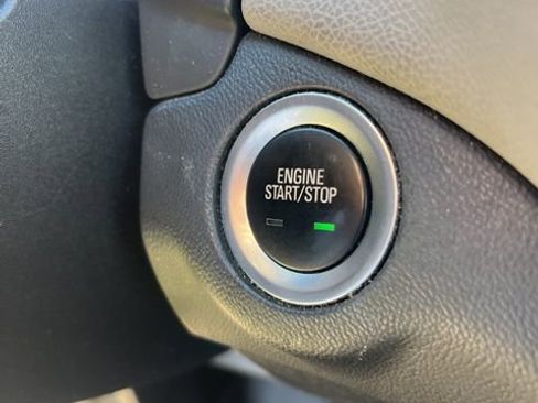 Used 2018 Chevrolet Equinox LT image 22