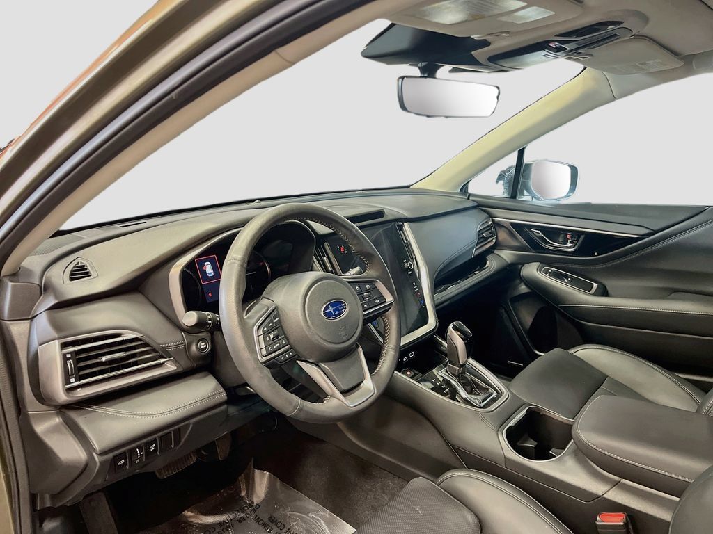 Used 2025 Subaru Outback Limited AWD/4WD image 9