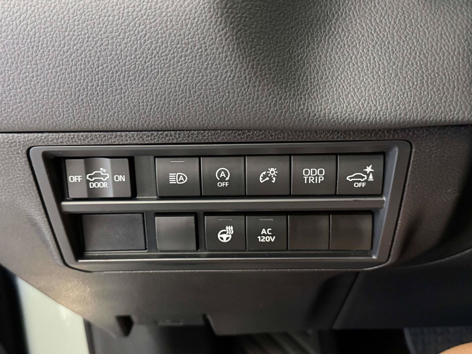 Used 2024 Toyota Tundra Limited AWD/4WD image 29