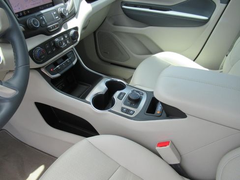 Used 2023 GMC Terrain Denali AWD/4WD image 16