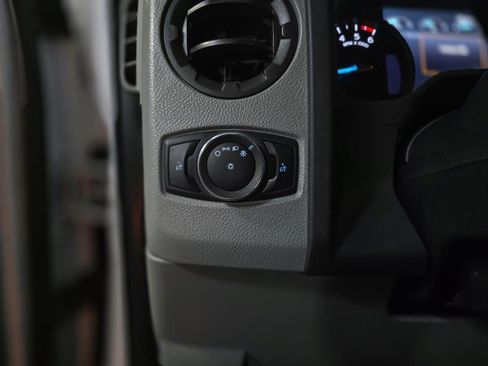 Used 2021 Ford E-350 and Econoline 350 Super Duty w/ Power Windows & Locks Group image 25