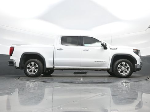 Used 2024 GMC Sierra 1500 SLT AWD/4WD image 33