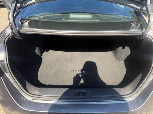 Used 2025 Nissan Sentra SV image 27