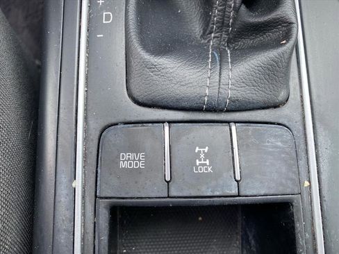 Used 2018 Kia Sorento LX image 9