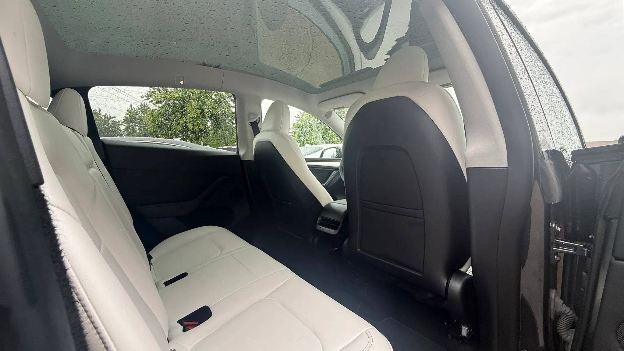 Used 2024 Tesla Model Y Long Range AWD/4WD image 10