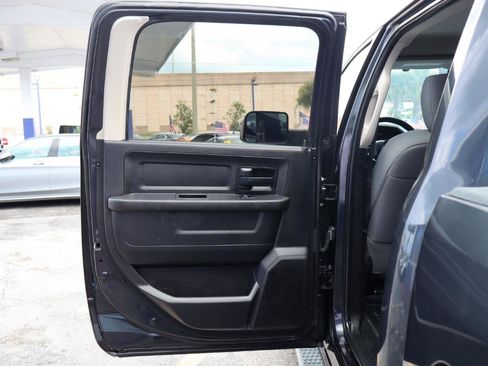 Used 2016 RAM 1500 Express RWD image 16