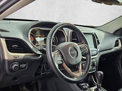 Used 2016 Jeep Cherokee Limited AWD/4WD image 9