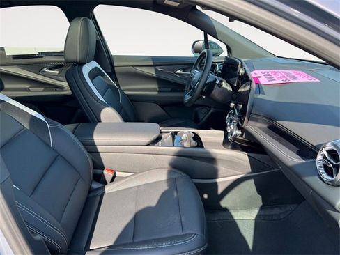 Used 2025 Chevrolet Blazer EV LT image 15