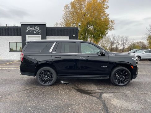 Used 2021 Chevrolet Tahoe High Country w/ Premium Package image 3