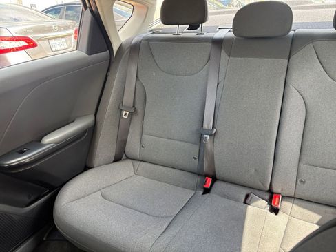 Used 2025 Kia K4 FWD image 38