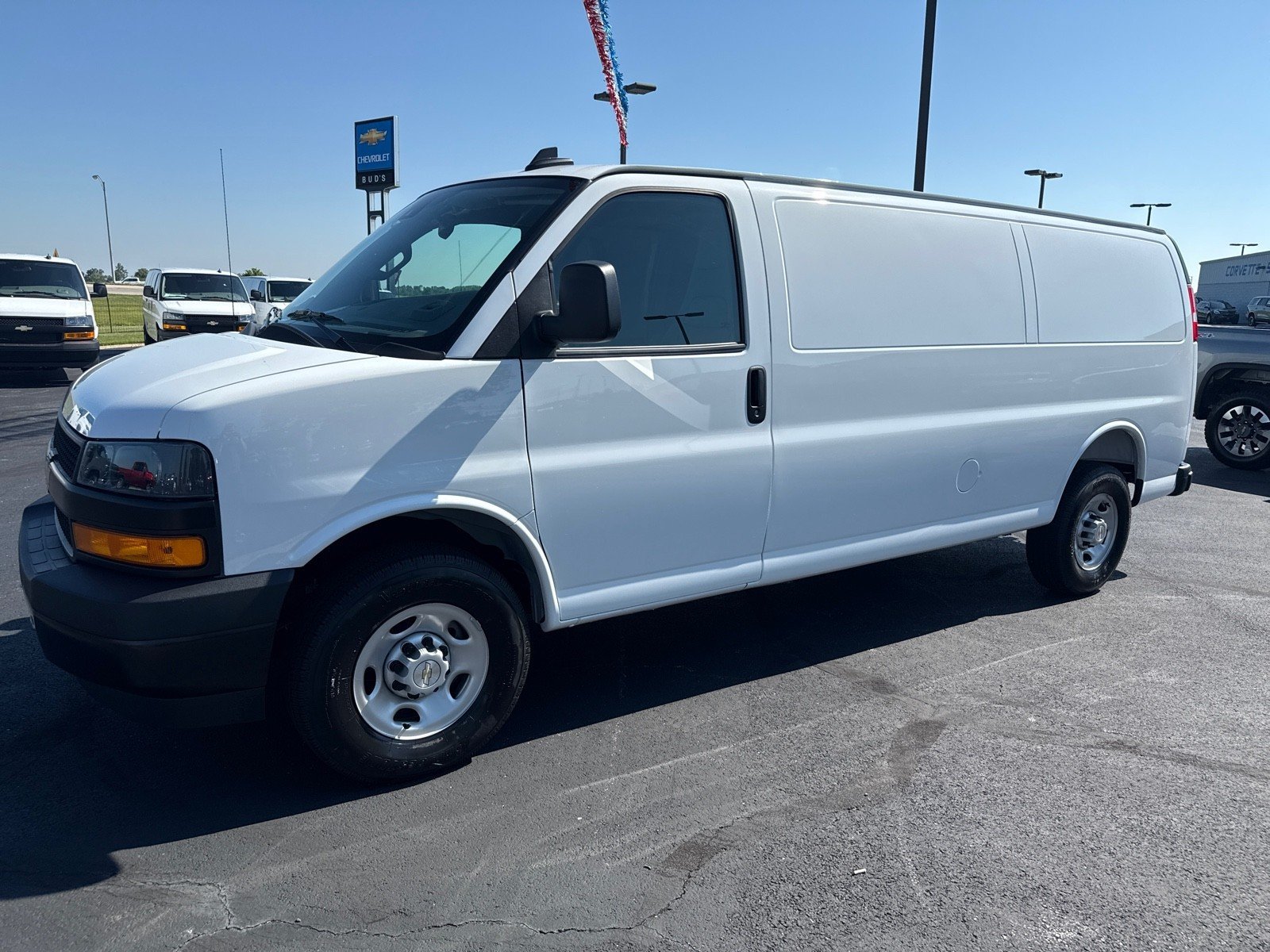 New 2025 Chevrolet Express 2500 Extended w/ Enhanced Convenience Package RWD image 10