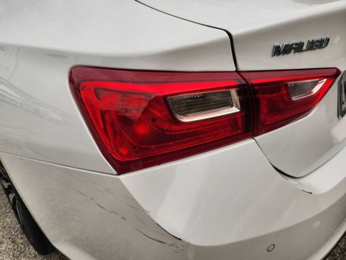 Used 2018 Chevrolet Malibu LT w/ Driver Confidence Package FWD image 6