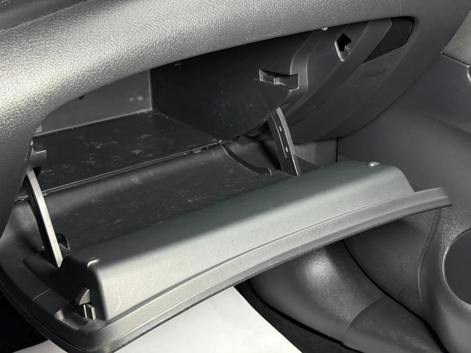Used 2018 Nissan Sentra SV FWD image 34