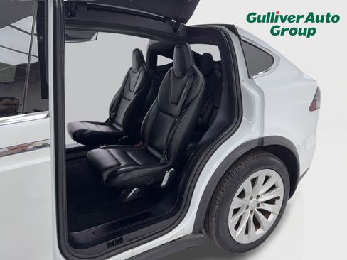Used 2020 Tesla Model X Long Range image 18