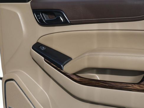 Used 2018 GMC Yukon SLT w/ Premium Edition image 19