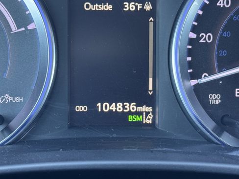 Used 2019 Toyota Highlander XLE image 20