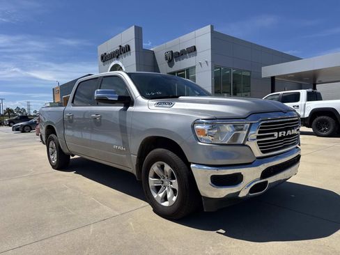 Used 2024 RAM 1500 Laramie AWD/4WD image 1