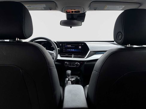 Certified 2024 Chevrolet Trax LT w/ Driver Confidence Package image 19