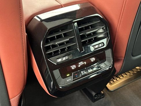 Used 2023 BMW iX xDrive50 w/ Sport Package image 13