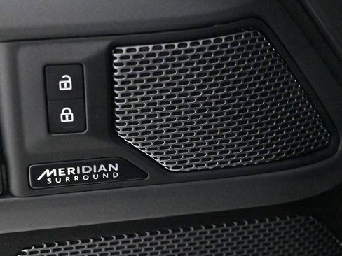 Used 2023 Land Rover Defender 110 X image 19