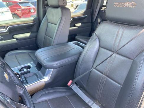 Used 2024 Chevrolet Silverado 1500 High Country w/ High Country Premium Package AWD/4WD image 16