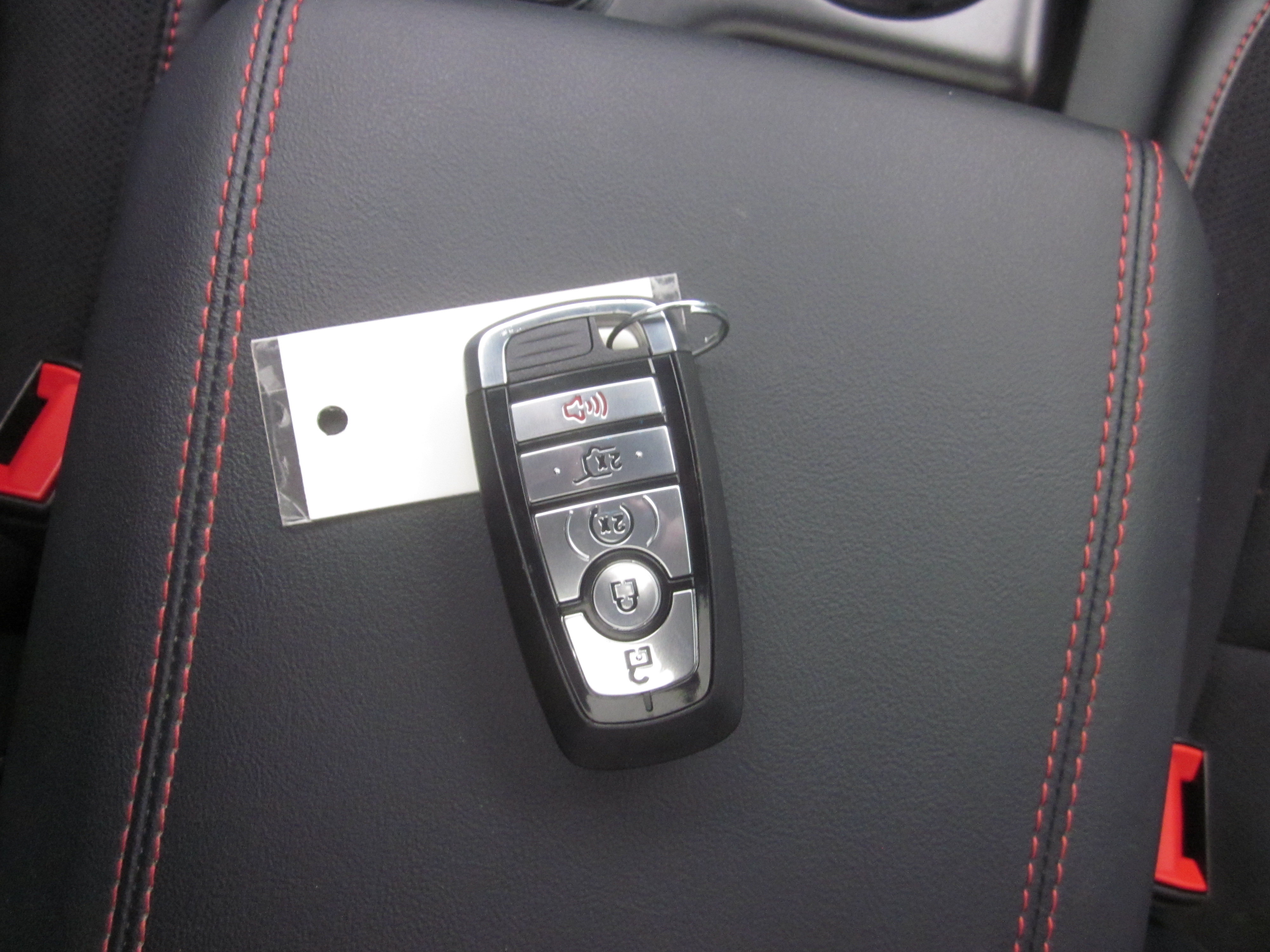 Used 2025 Ford Explorer ST AWD/4WD image 19