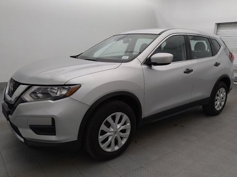 Used 2019 Nissan Rogue S AWD/4WD image 2