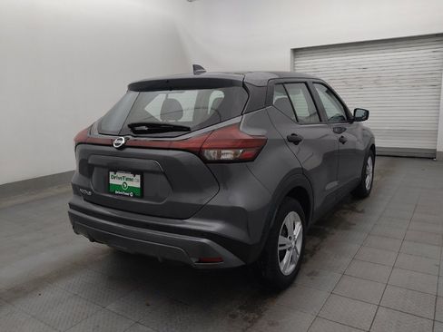 Used 2021 Nissan Kicks S image 9