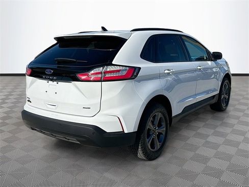 Used 2024 Ford Edge SEL w/ Sport Appearance Package image 5