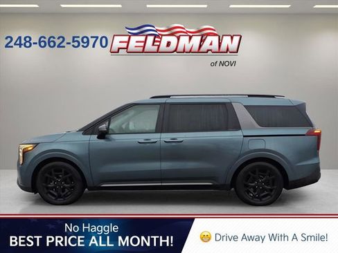 Used 2025 Kia Carnival SX Prestige image 2