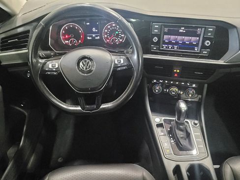 Used 2019 Volkswagen Jetta SE w/ Cold Weather Package FWD image 22