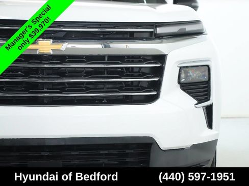 Used 2026 Chevrolet Traverse LT AWD/4WD image 8