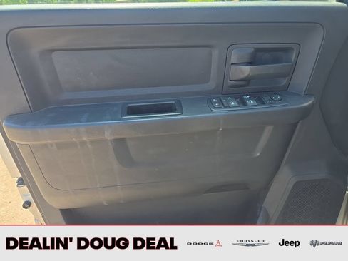 Used 2016 RAM 2500 Tradesman w/ Chrome Appearance Group AWD/4WD image 11