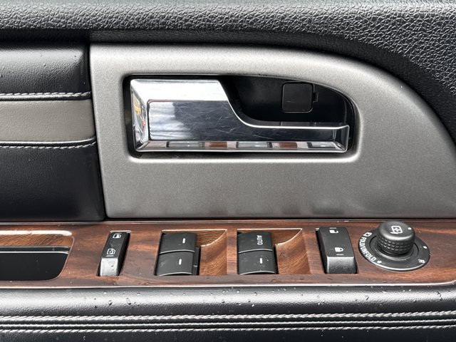 Used 2017 Ford Expedition Platinum AWD/4WD image 21