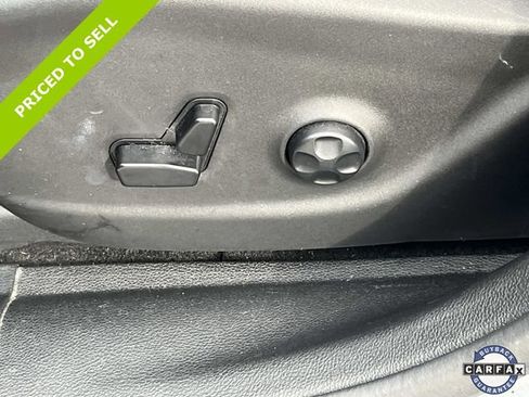 Used 2019 Jeep Cherokee Limited image 26