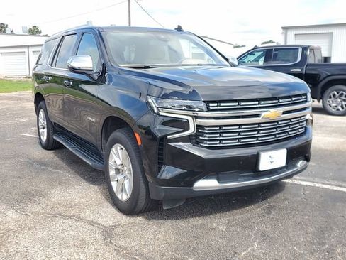 Used 2024 Chevrolet Tahoe Premier RWD image 2