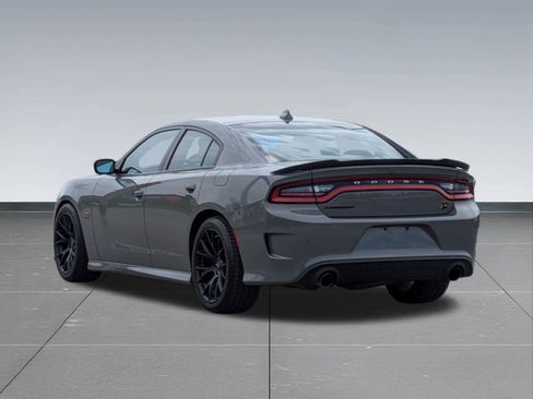 Used 2019 Dodge Charger Scat Pack w/ Dynamics Package RWD image 3