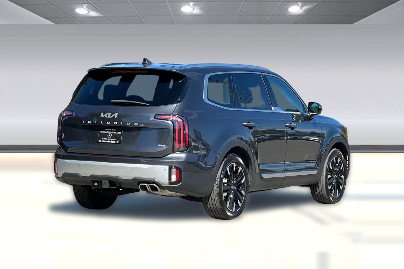 Used 2024 Kia Telluride SX Prestige w/ Towing Package AWD/4WD image 8
