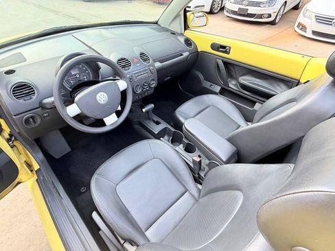 Used 2007 Volkswagen Beetle Convertible w/ Package 1 FWD image 31