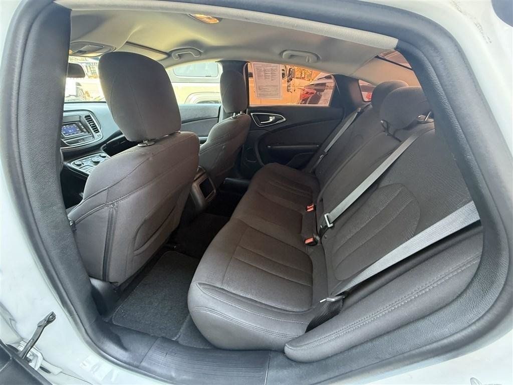 Used 2016 Chrysler 200 Limited FWD image 15
