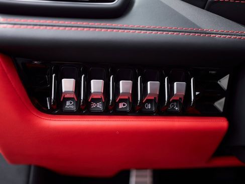 Used 2021 Lamborghini Huracan EVO image 43