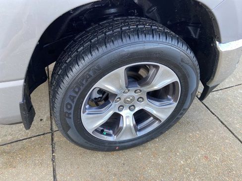 Used 2024 RAM 1500 Laramie image 31