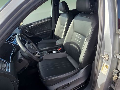 Used 2023 Volkswagen Tiguan SE R-Line image 26