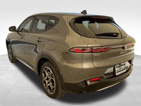 New 2024 Alfa Romeo Tonale Ti w/ Premium Interior Package image 9