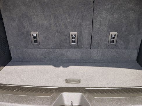 Used 2022 Chevrolet Tahoe LT w/ Luxury Package RWD image 34