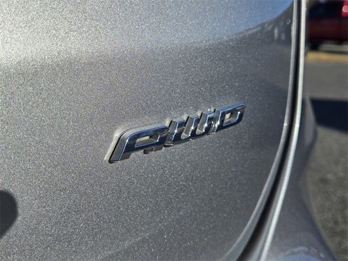 Used 2024 Ford Edge SEL image 17