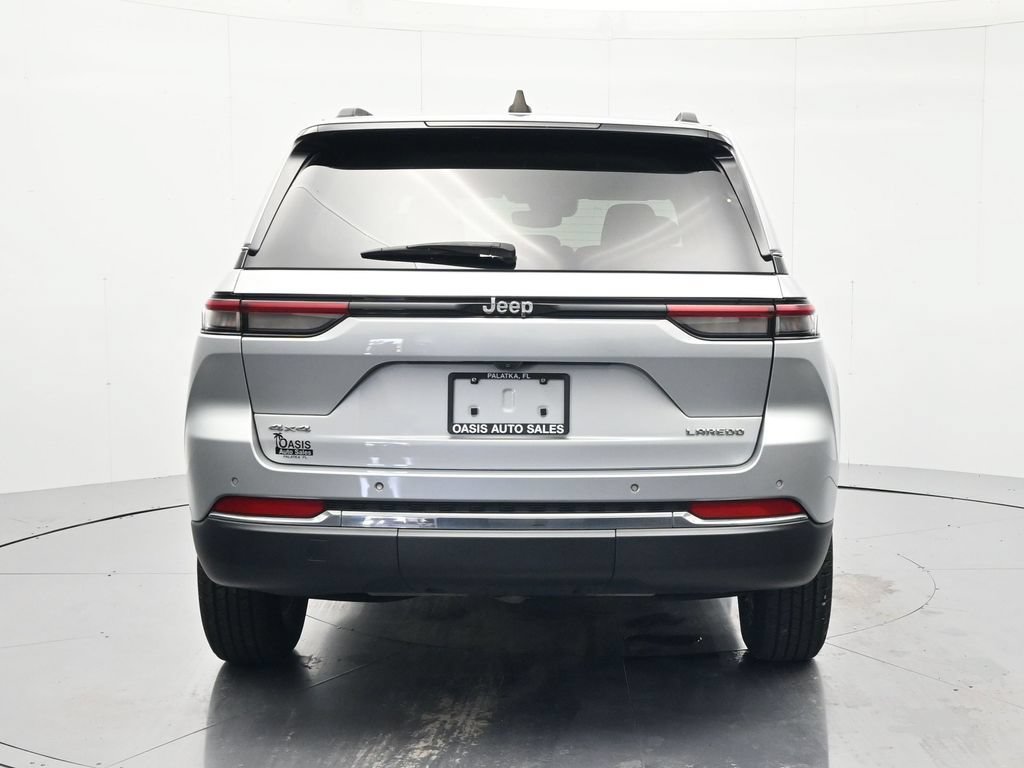 Used 2023 Jeep Grand Cherokee Laredo w/ Luxury Tech Group I AWD/4WD image 6