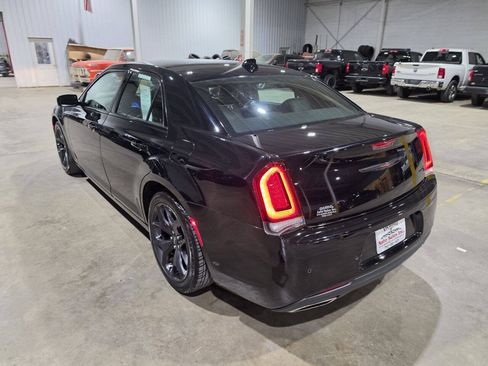 Used 2021 Chrysler 300 S RWD image 10